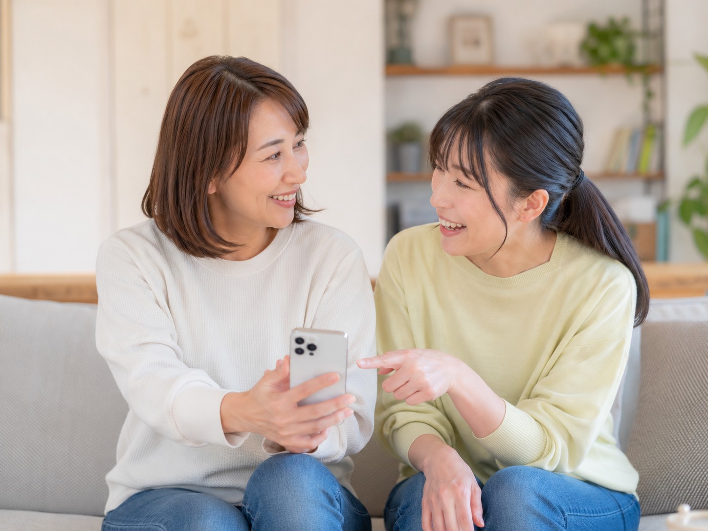 紹介について相談している保護者や生徒のイメージ