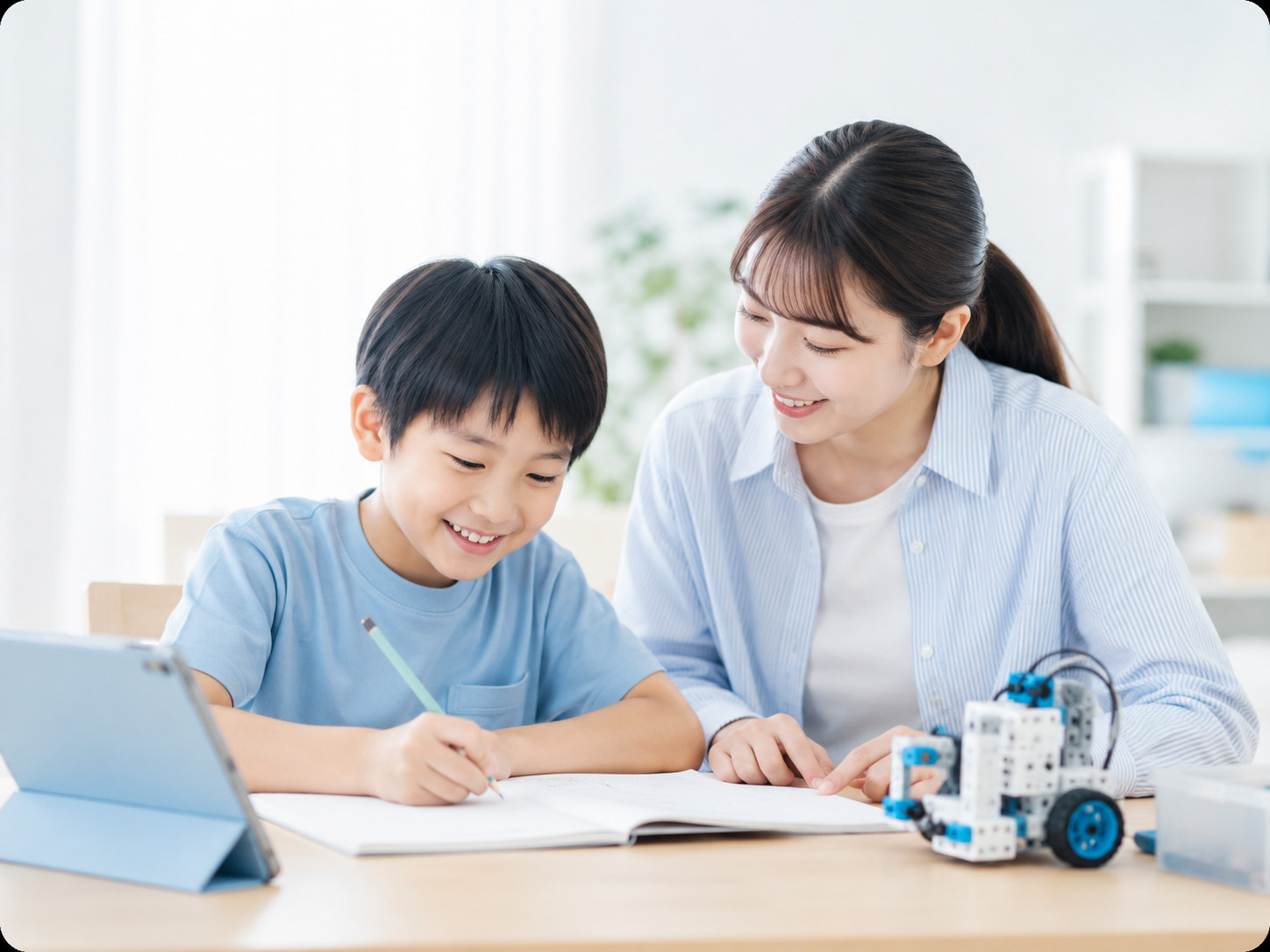 夏休み学習会の様子 — 個別学習指導とプログラミング体験